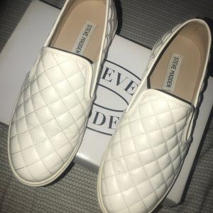 Steve Madden  ecentrcq white slip on-sneaker!